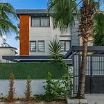 Casa Rosa Luxury W Heated Pool 贝莱克