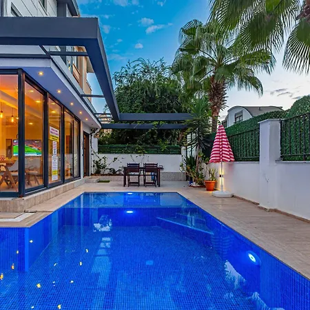 Casa Rosa Luxury W Heated Pool Villa