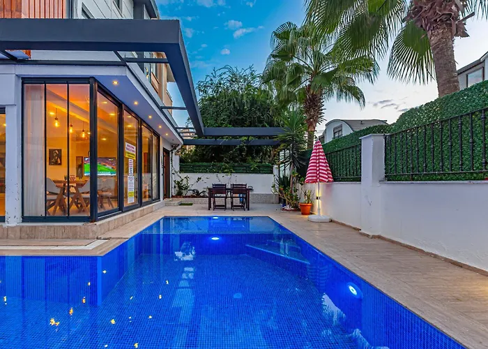 Casa Rosa Luxury W Heated Pool Villa