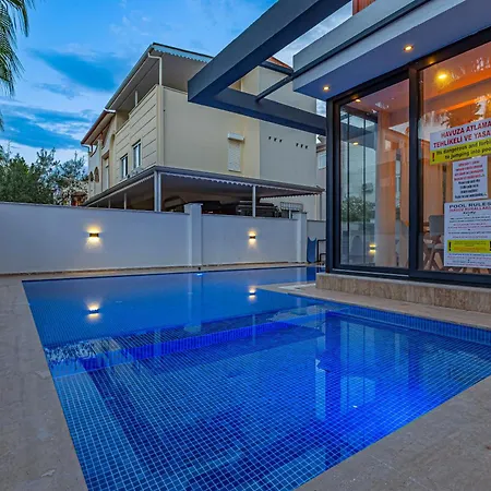 Casa Rosa Luxury W Heated Pool Villa *