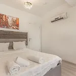 Casa Rosa Luxury W Heated Pool באלאק